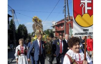 Reprezentanci gminy Jerzmanowice-Przeginia na dożynkach powiatu krakowskiego w Skale